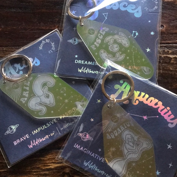 NWT Wildflower + Co Zodiac Motel Keychain 🦄 - Picture 7 of 8